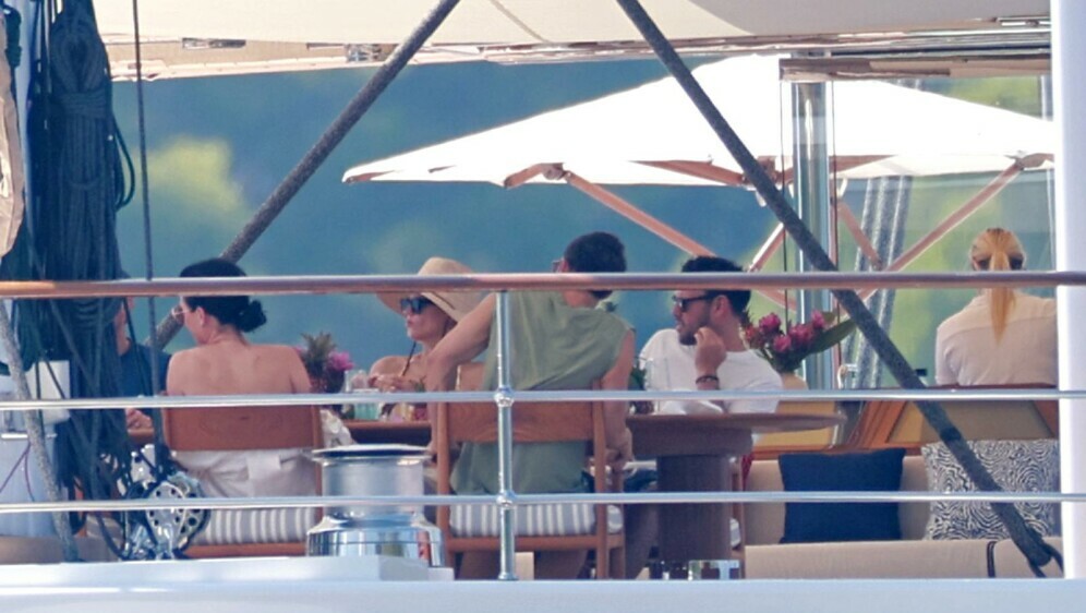Jeff Bezos i prijatelji na jahti pokraj Lastova - 7