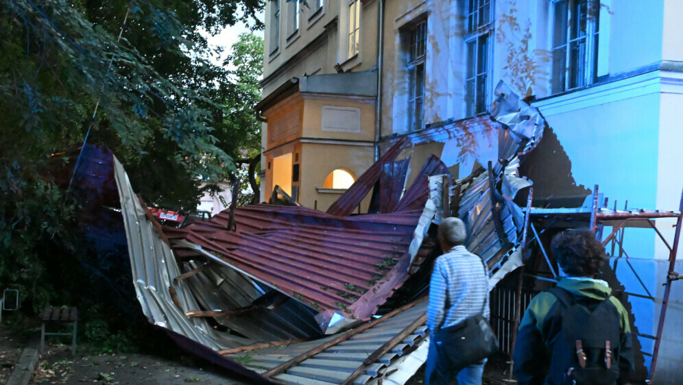Nevrijeme odnijelo krov na školi - 3