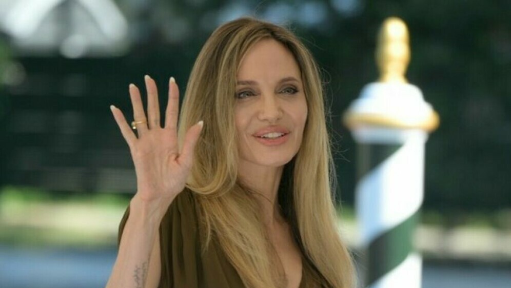 Angelina Jolie - 3