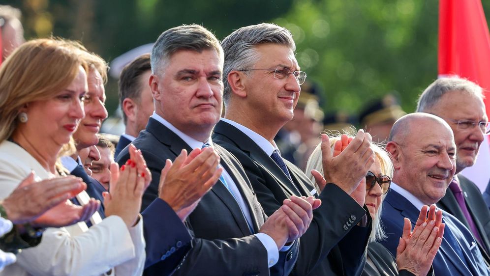 Predsjednik Zoran Milanović i premijer Andrej Plenković na vojnom mimohodu u Zagrebu