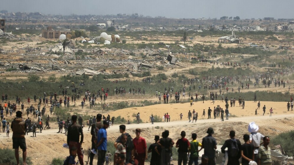 Ljudi u Gazi dolaze po humanitarnu pomoć