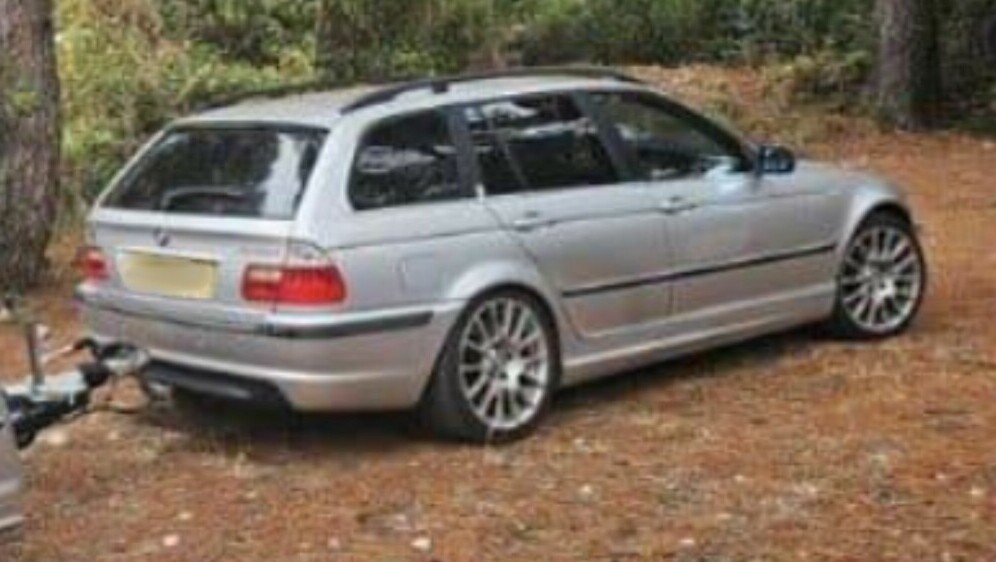 BMW s neobičnom prikolicom