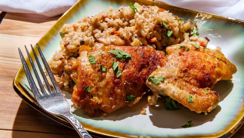 Ispecite fini pileći zabatak i servirajte s prilogom po želji