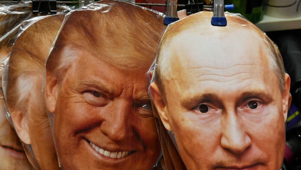 Maske Trumpa i Putina u Sankt Petersburgu