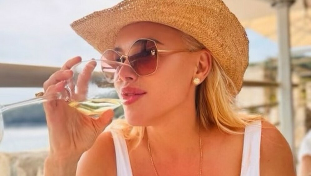 Sanela Diana Jenkins - 4