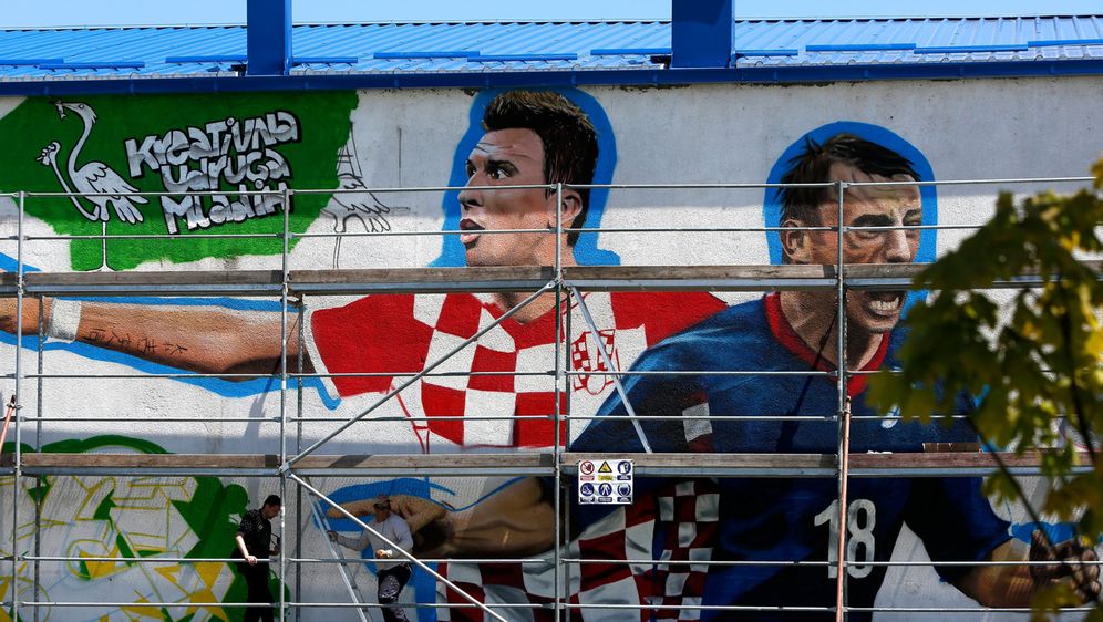 Mario Mandžukić i Ivica Olić