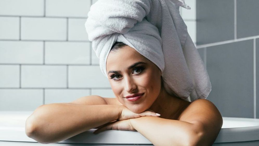 Djevojka s opranom kosom