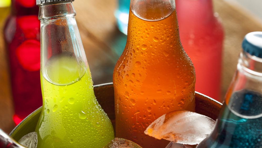 Piće u staklenim bocama, ilustracija