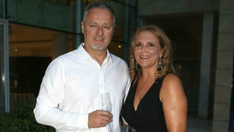 Thompson sa suprugom - 2