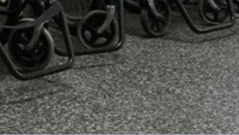 Improvizirana invalidska kolica u Bolnici