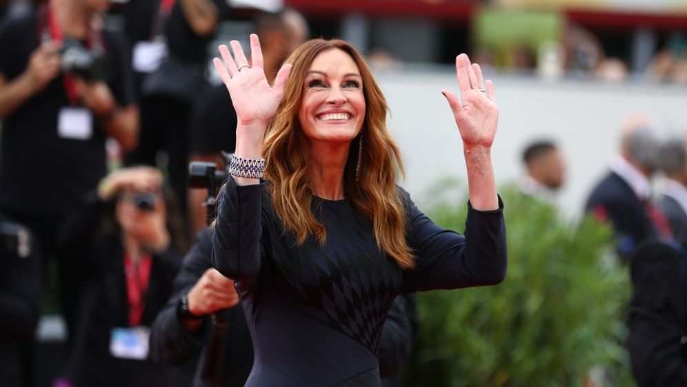 Julia Roberts u Versace haljini u Veneciji