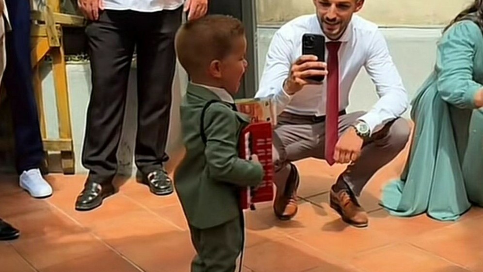 Dječak s harmonikom