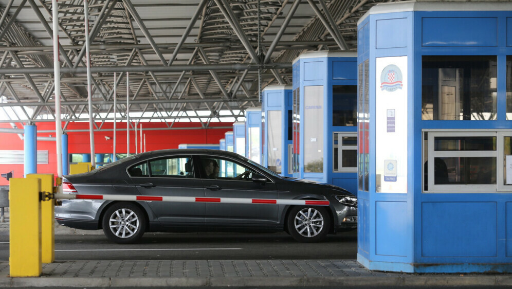 Granični prijelaz Hrvatske i Srbije, ilustracija