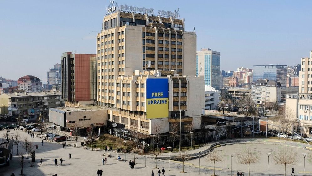 Zastava Ukrajine u Prištini