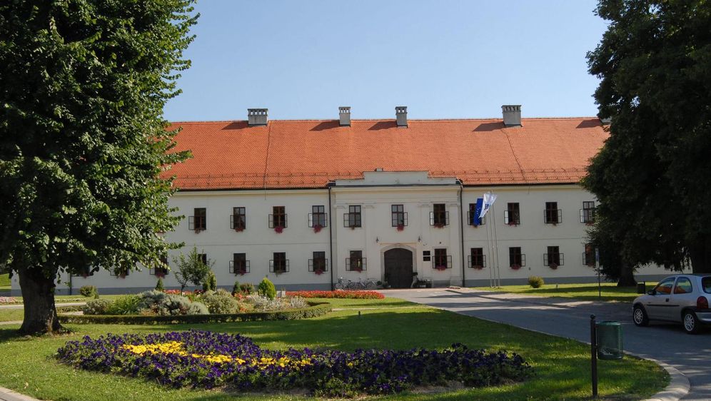 Zgrada Gradske samouprave u Slavonskom Brodu