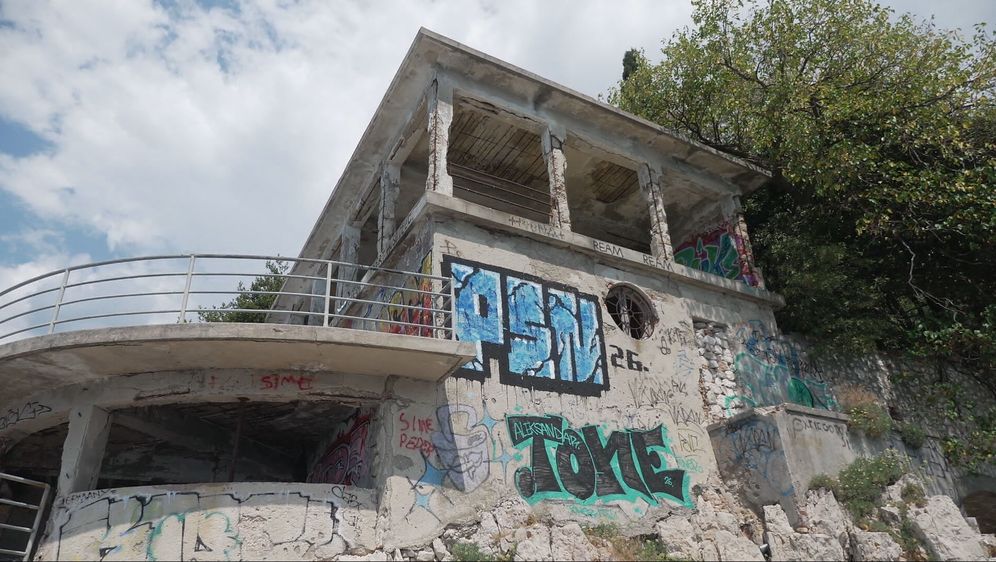 Opasne ruševine uz plaže privlače mlade - 3