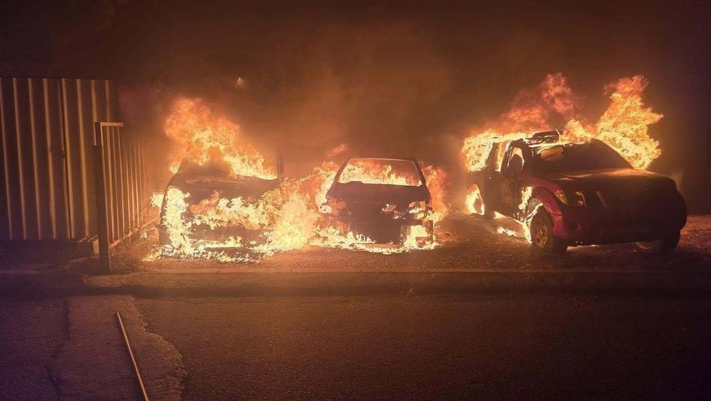 Zapaljeni automobili u Omišu