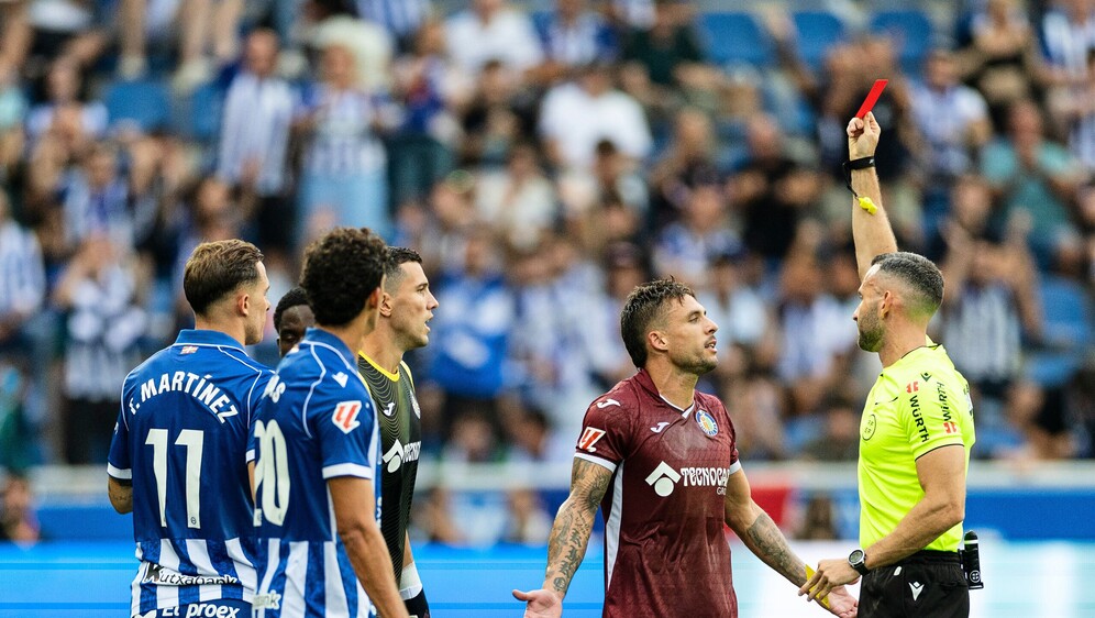 Kiko Femenia dobio crveni karton