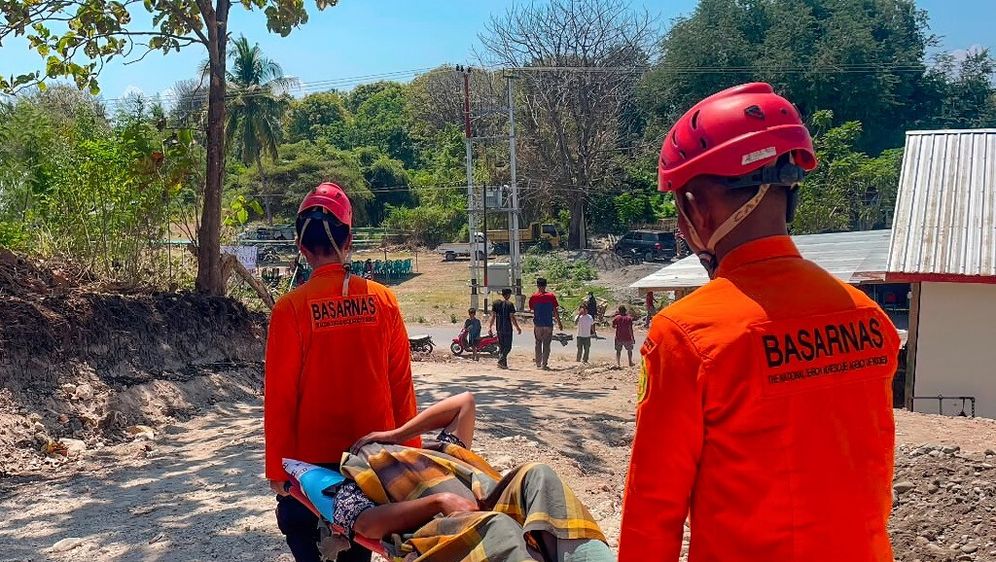 Spašavanje unesrećenih u potresu u Indoneziji