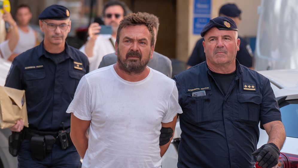 Privođenje osumnjičenih za požar - 15