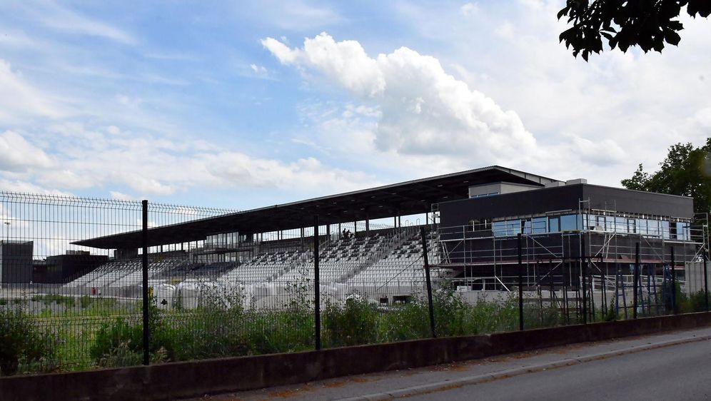 Stadion kraj Save u Slavonskom Brodu