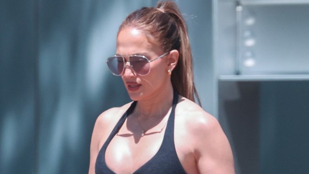 Jennifer Lopez - 1