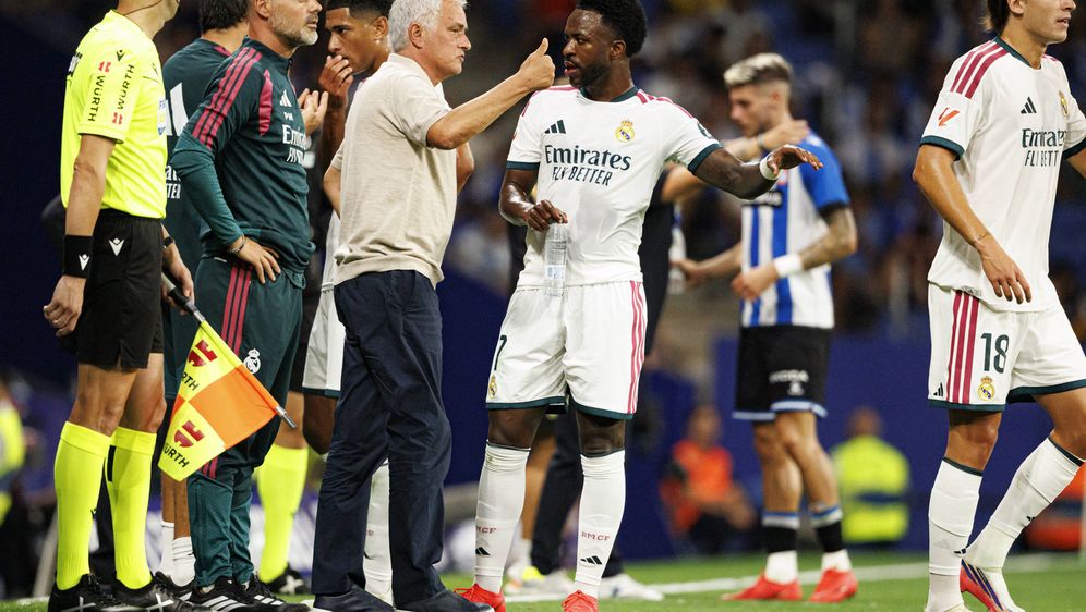 Jose Mourinho i Vinicius Jr.