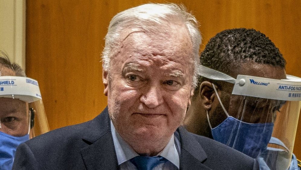 Ratko Mladić na suđenju u Haagu