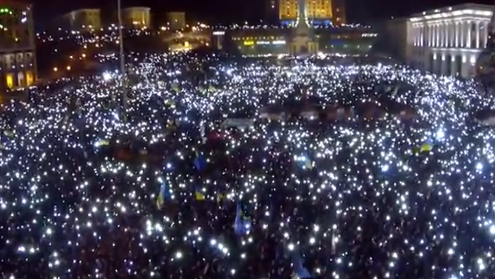 Zadivljujuća slika protesta na ulicama Kijeva snimljena droneom