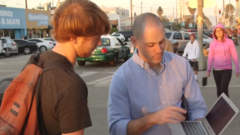 Microsoft na ulici izvrijeđao Googleov Chromebook