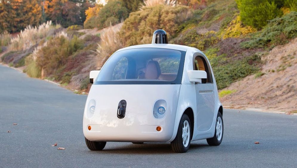 Google je završio s gradnjom prvog prototipa samovozećeg automobila
