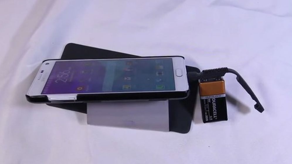 Jeste li znali da svoj smartphone možete napuniti običnom baterijom od 9V?
