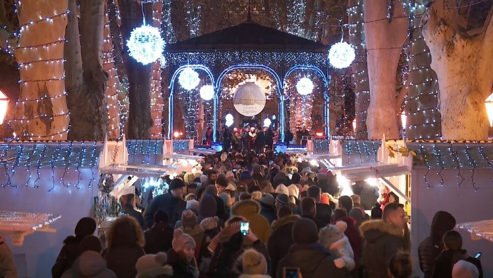 Paljenje lampica na zagrebačkom Zrinjevcu obilježilo i službeni početak adventa (Foto: Dnevnik.hr)