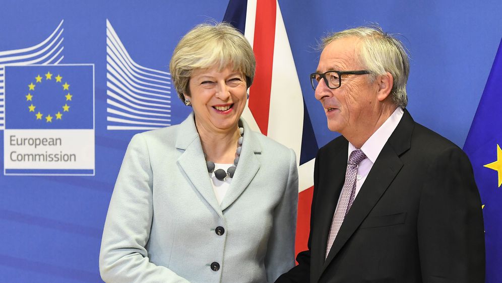Theresa May i Jean-Claude Juncker (Foto: AFP)