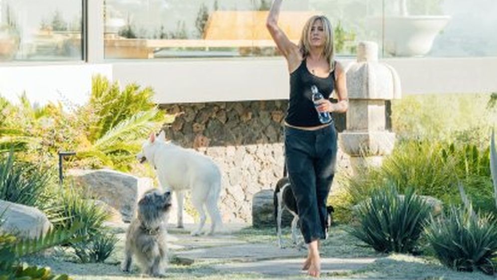 Jennifer Aniston ispred svog doma (Foto: Profimedia)