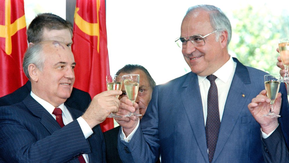 Predsjednik SSSR-a Mihail Gorbačov i njemački kancelar Helmut Kohl (Arhivska fotografija: AFP)