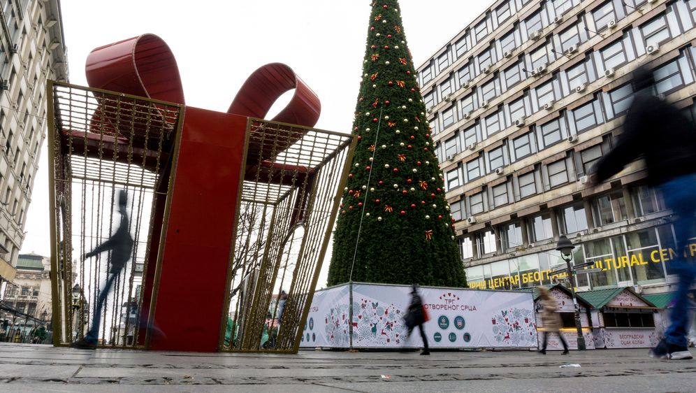 Gradska uprava Beograda suočit će se s kaznenom istragom zbog božićnog drvca (Foto: AFP)