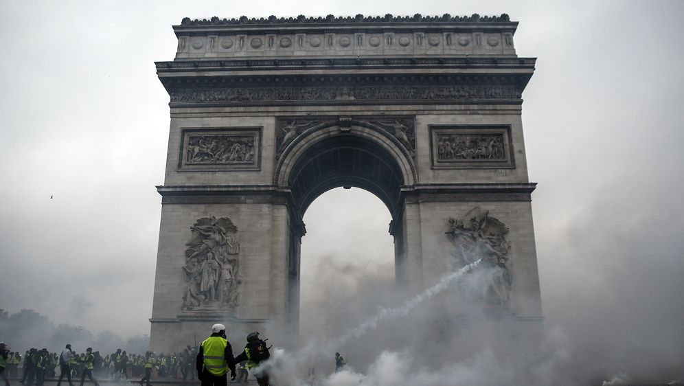Oštećen Slavoluk pobjede u Parizu (Foto: AFP)
