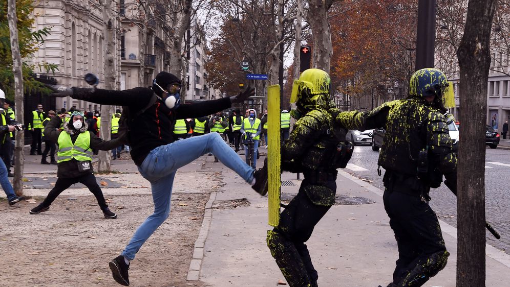 Prosvjedi u Francuskoj (Foto: AFP)