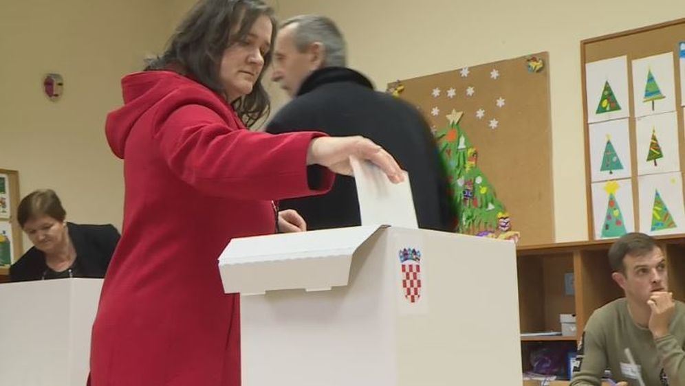 Glasačka kutija u Mostaru - 1