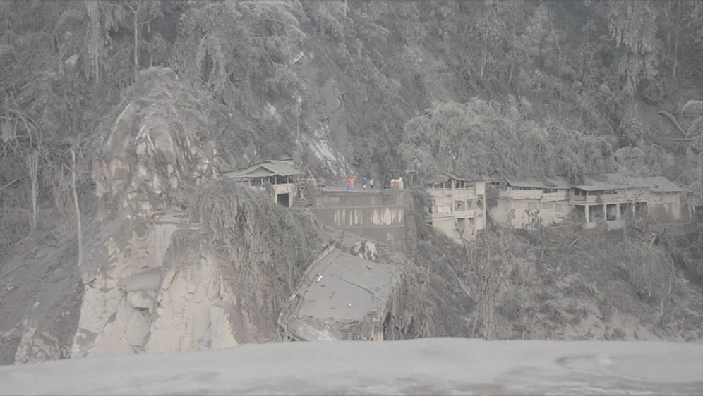 Eruptirao vulkan u Indoneziji - 2