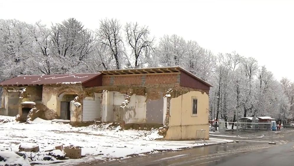 Kuća uništena u potresu