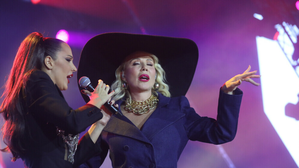 Lepa Brena i Aleksandra Prijović - 5