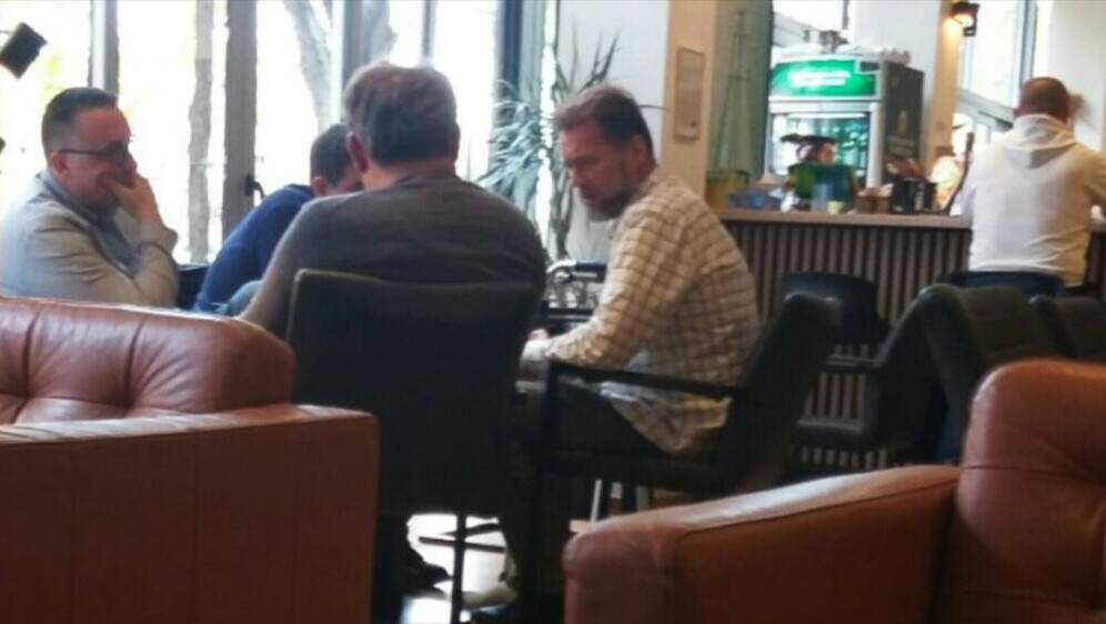 Mario Banožić u kafiću