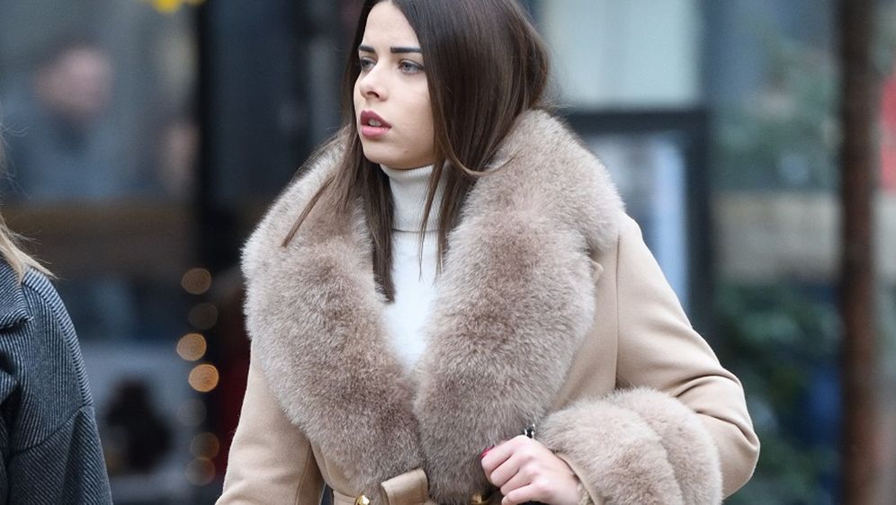 Dame sa zagrebačke špice u gležnjačama-platformama podstavljenima umjetnim krznom i vunom - 4