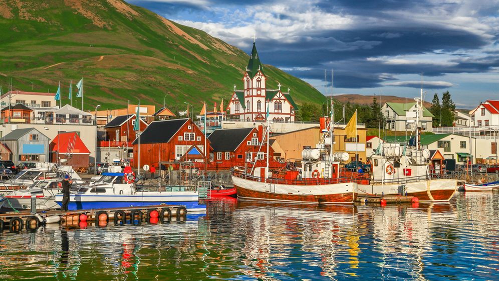 Islandski grad na obali mora