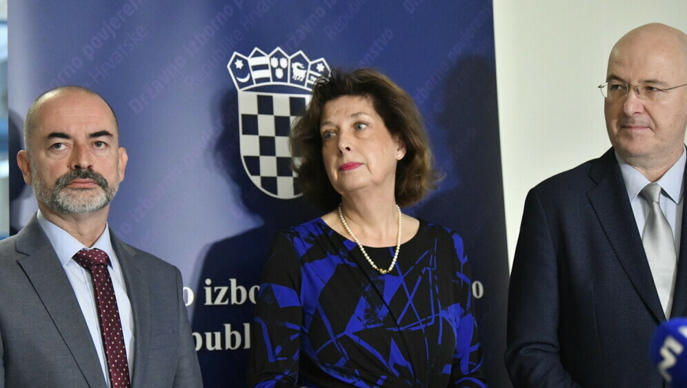 Branka Lozo predala DIP-u potpise za predsjedničku kandidaturu - 10