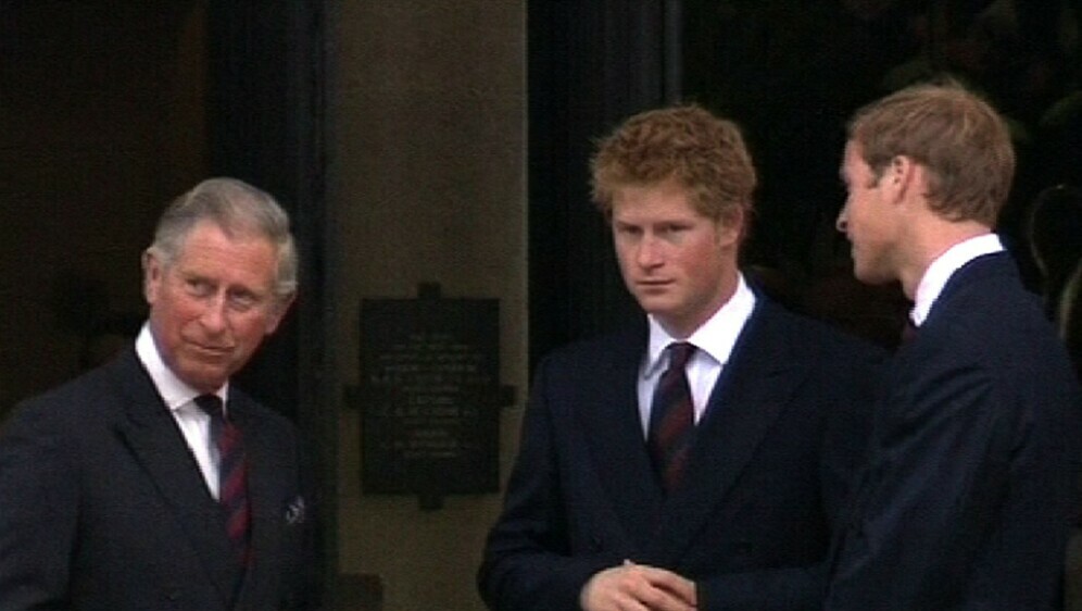 Kralj Charles III. i princ Harry - 2