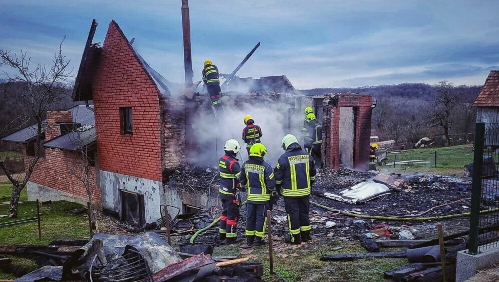 Požar kuće u mjestu Lijevi Štefanki