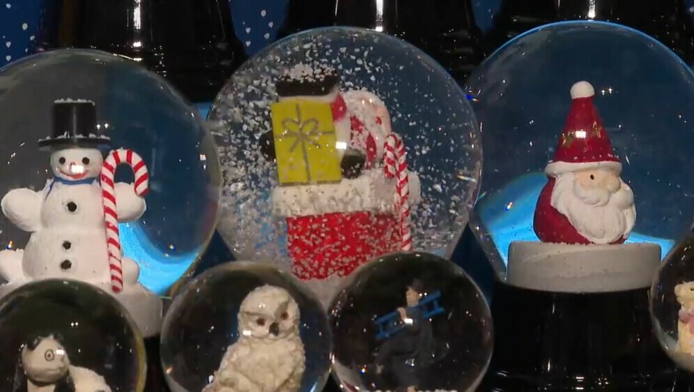 In Magazin: snježne kugle - 1